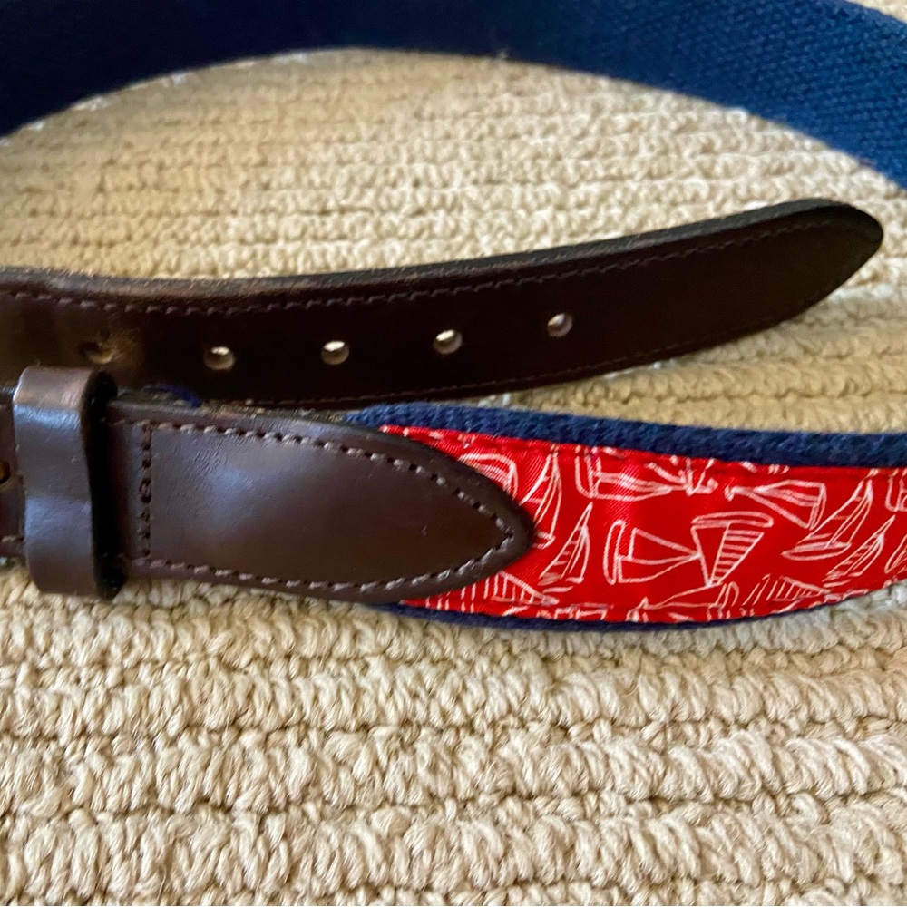 Vineyard Vines Red Sailboat Belt / Size 28
